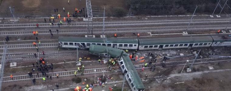 Влак дерайлира край Милано. Има жертви и много ранени 