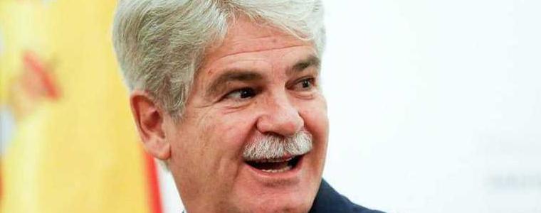 Външният министър на Испания припадна в Давос 