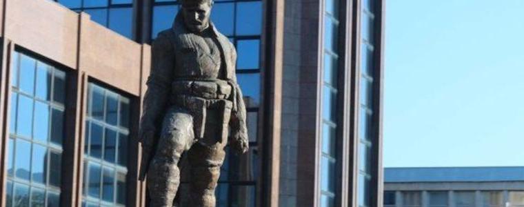 Македония премахна първия паметник от ерата на Груевски