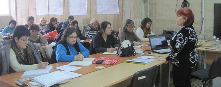 Първи обучителен курс за помощник-възпитатели се проведе в Добрич
