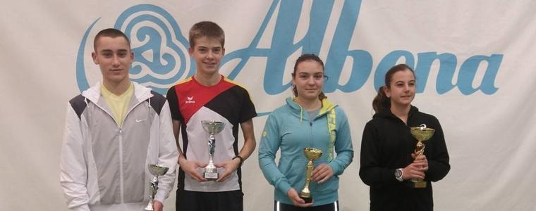 ТЕНИС: Пьотр Несторов и Дари Великова спечелиха турнирите до 16 г. в Албена 
