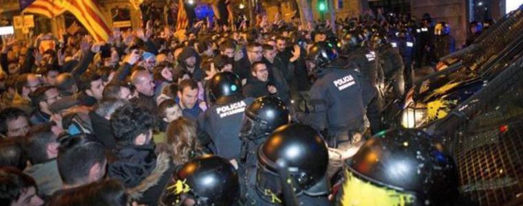Батални сцени в Барселона, 10 000 на протест срещу испанския съд