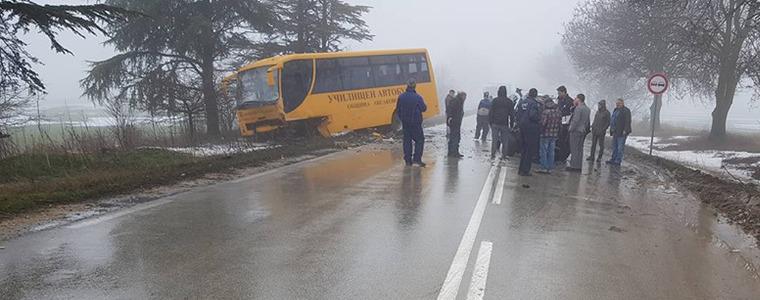 Жестока катастрофа с училищен автобус затвори пътя Добрич – Варна