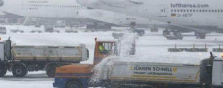 МВнР: Възможно е още полети от "Хийтроу" да бъдат отменени заради снега