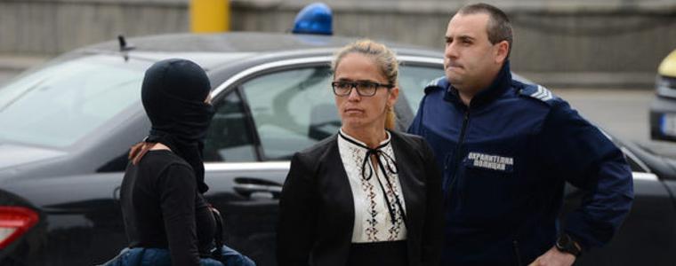Кметът на "Младост" Десислава Иванчева беше арестувана показно в центъра на София