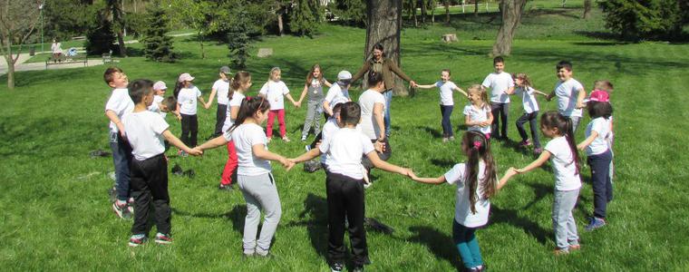 Първокласници от СУ „Климент Охридски” в Добрич влязоха в ролята на  лесовъди