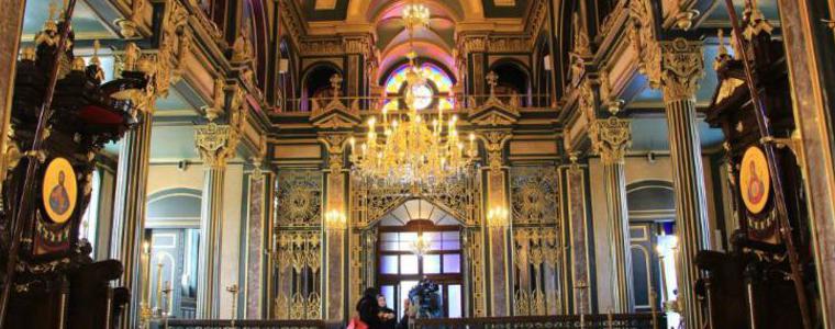 Стотици българи посрещнаха Великден в Желязната църква в Истанбул