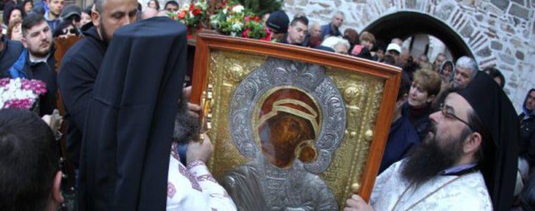  Традиция от стотици години: Изнесоха Богородица от Бачковския манастир 