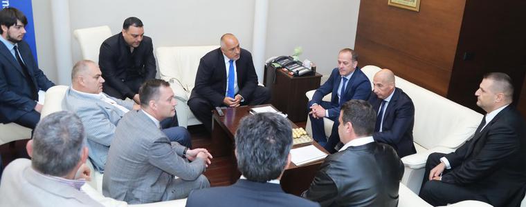 Борисов застава зад транспортния бранш по закона "Макрон"