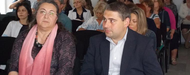 Областният управител Кр. Кирилов присъства на среща с д-р Ангел Кунчев в РЗИ Добрич