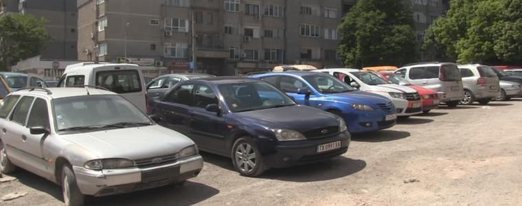 От понеделник в ремонт влиза и паркингът на пазара в Добрич (ВИДЕО)