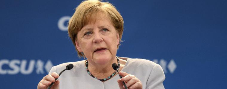 Миграцията решава съдбата на ЕС, предупреди Меркел пред Бундестага