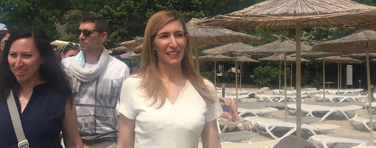 Министър Ангелкова: Препоръчвам на община Каварна да спре спешно ремонтните дейности край плажа