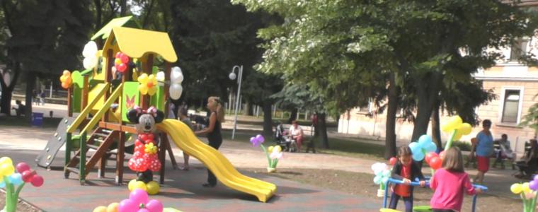 Нова площадка за децата на Добрич (ВИДЕО)