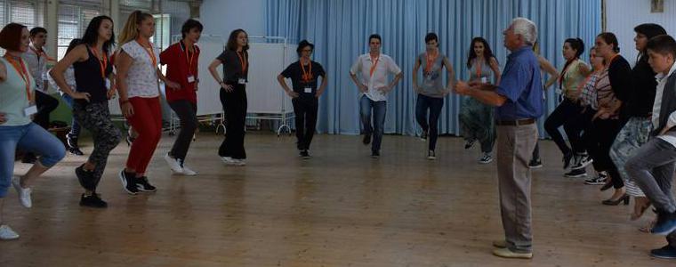 Талевци популяризират изкуството с ученици и учители от пет държави