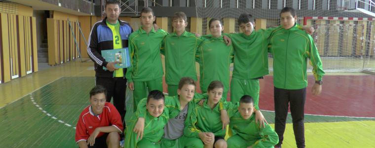 УЧ.ИГРИ: Добрич е домакин на финалите по хандбал за момчета 5-7 клас (ВИДЕО)