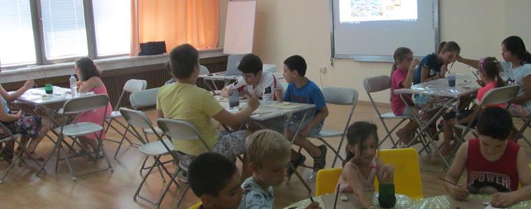 Деца от детския клуб „Играй и учи” се запознаха с живота на Апостола