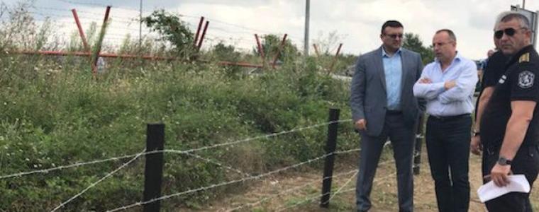 Оградата между Дуранкулак и Кардам ще е готова до края на следващата седмица 