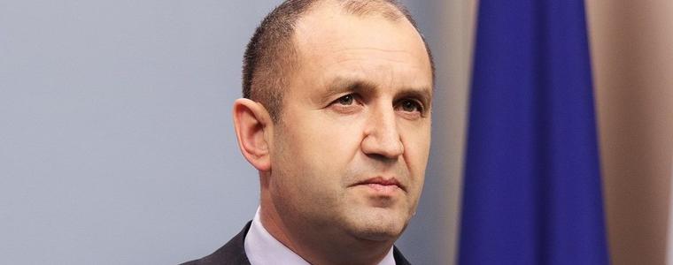Радев критикува целувките и прегръдките на Борисов с евролидерите