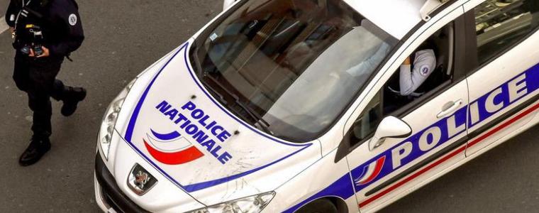 Един убит и двама ранени при нападение с нож край Париж