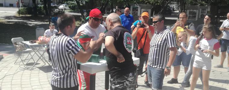 Международен турнир по канадска борба се проведе в Добрич (ВИДЕО)