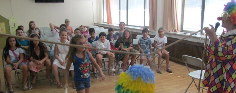 Завършиха заниманията на Летен детски клуб „Играй и учи” в РБ "Дора Габе"