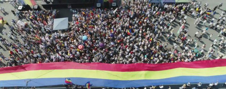 Хиляди в Кишинев за обединяване на Молдова и Румъния