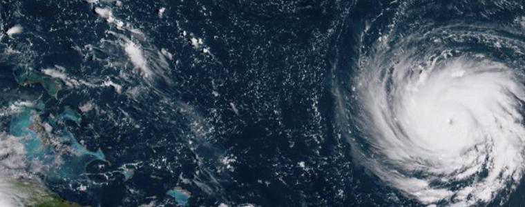 Ураганът Флорънс отслабна до втора категория по петстепенната скала на Сафир-Симпсън