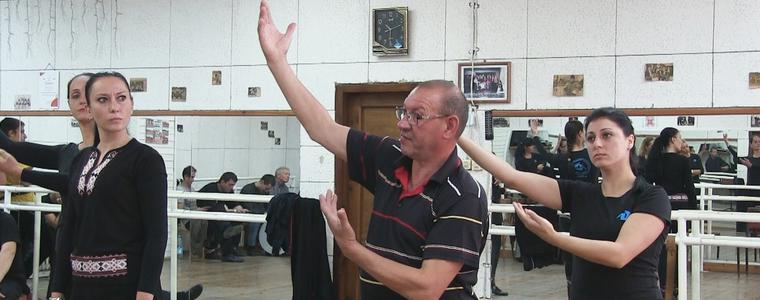 Акад. Васил Герлимов поставя нов тракийски танц в ПФА „Добруджа” (ВИДЕО)