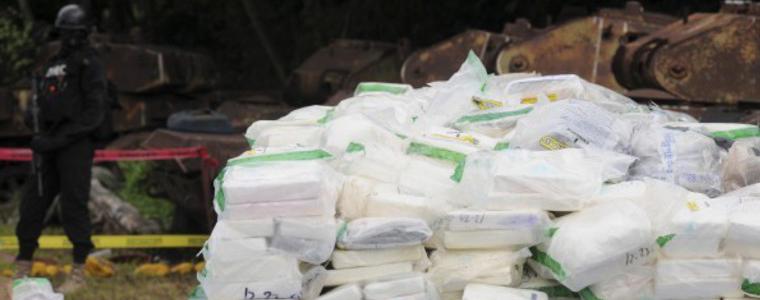 Българин и още 9 души заловени с 1400 кг кокаин