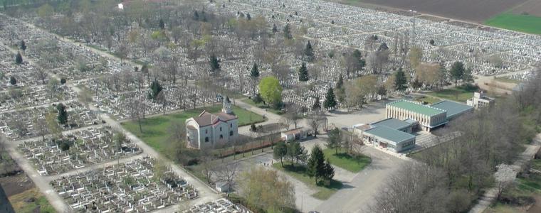 Расте броят на изоставените гробове в гробищния парк на Добрич