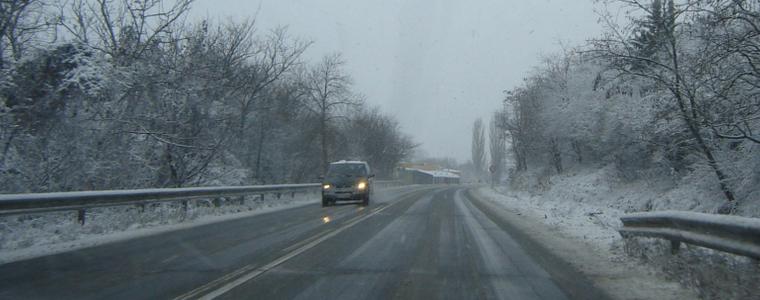 АПИ: Шофьорите да бъдат готови за зимни условия от утре
