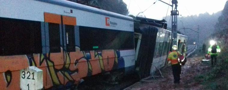 Дерайлирал влак в Испания – 1 загинал и 44 ранени