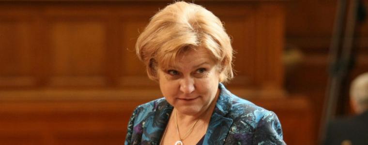 Менда Стоянова: Край на прехвърлянията на средства от едно перо в друго