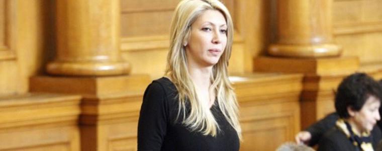Миглена Александрова от „Атака” напуска парламента заради Валери Симеонов