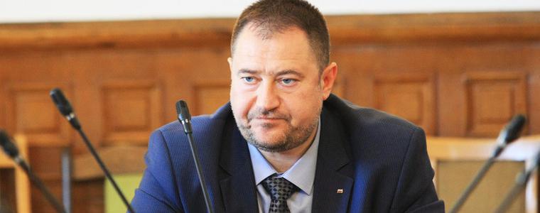 Петър Харалампиев е освободен от поста председател на Държавната агенция за българите в чужбина