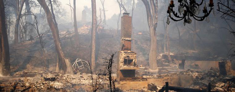 Пожарът в Калифорния доближава Малибу