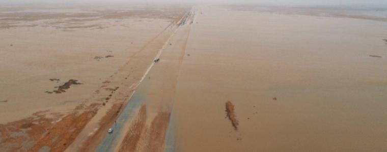 Силни дъждове наводниха пустинята на Саудитска Арабия