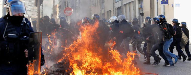Френската полиция арестува 146 души по време на ученически протест