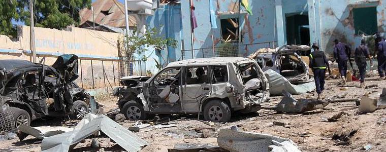 Най-малко 15 жертви при двоен бомбен атентат в сомалийската столица; отговорност пое групировката "Аш Шабаб"