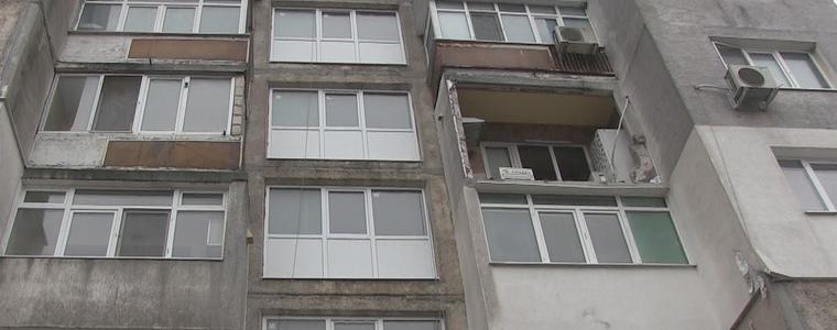 Тераса на апартамент в Добрич падна при взрив на газова бутилка 
