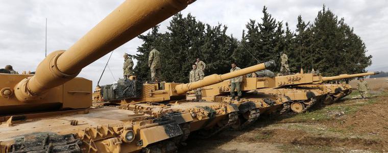 Турция трупа танкове по границата със Сирия