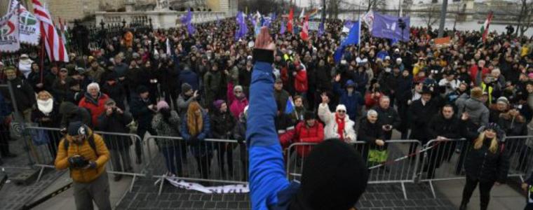 "Робски закон" изкара хиляди на протест в Будапеща