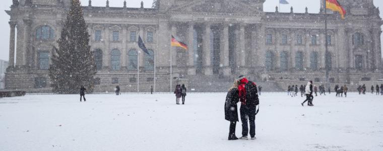 Снеговалежите в Европа отнеха живота на 16 души