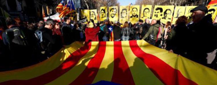 200 000 на протест срещу процеса на каталунските лидери 