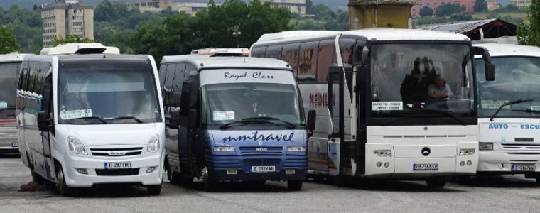 Горанов ще предложи всички фирми за автобусни превози да се регистрират по ДДС