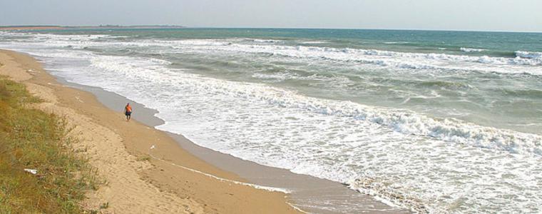Петна от мазут са се появили през уикенда на брега край Шабла