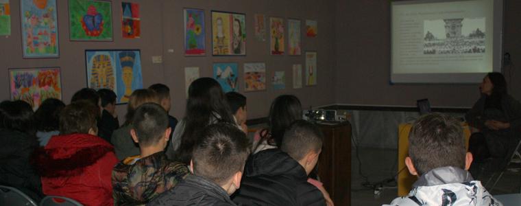 С презентация „Памет за Левски” ученици от финансовата гимназия почетоха паметта на своя патрон