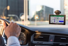 Германски шофьор падна в канал, следвайки сляпо GPS-а си