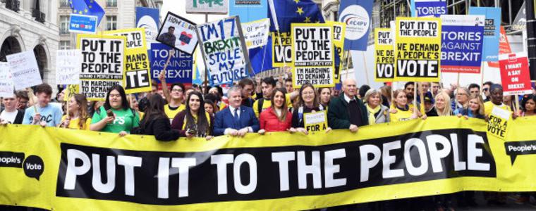 Десетки хиляди в Лондон протестират с искане за нов референдум за Брекзит